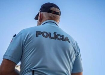 Polícia está a realizar buscas em operação contra tráfico de armas