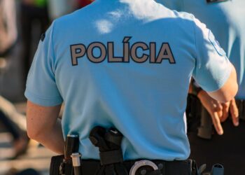 “Bastante agressivo”. Homem detido por agredir os pais na Marinha Grande