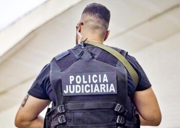 Dois funcionários de empresa do aeroporto de Lisboa detidos por tráfico de droga