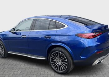 Em plena luz do dia: Ladrões batem em condutor de Mercedes e roubam carro no Porto