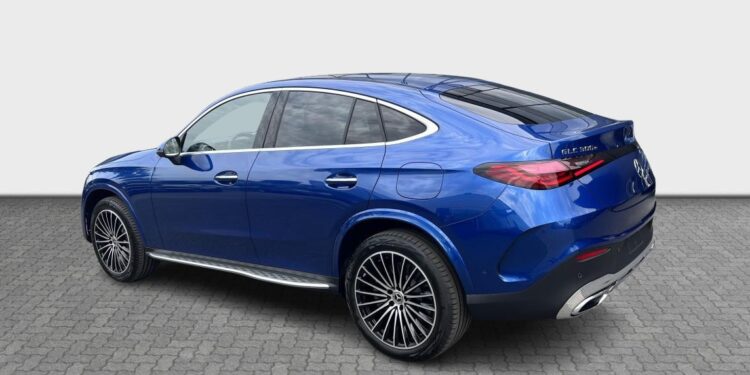 Em plena luz do dia: Ladrões batem em condutor de Mercedes e roubam carro no Porto