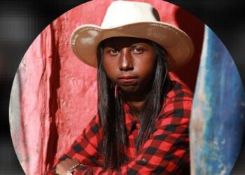 Um fenômeno “Menina da Bota”: Saiba onde mora e como vive a família que mora na roça no interior de Minas Gerais