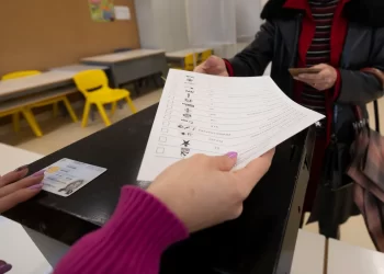Brasileiros já podem se recensear para eleições municipais de Portugal, saiba como