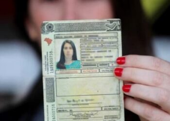 Em Portugal “máfia da carteira de motorista” cobra 1500 Euros para renovação, sem condutor ir ao Brasil