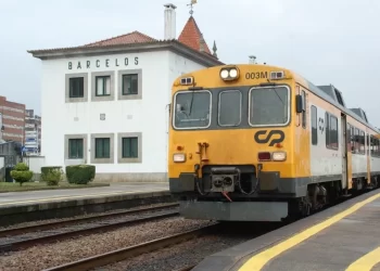 Homem de 45 anos morre atropelado por comboio em Barcelos