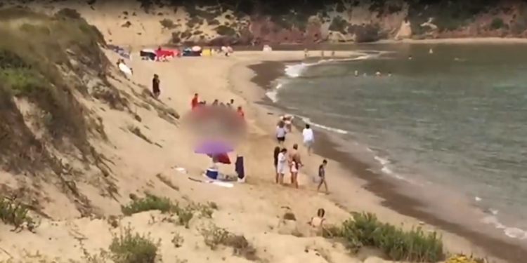 De férias, homem de 65 anos morre de ataque cardíaco em praia de Alcobaça