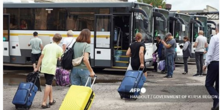 Rússia ordena retirada de 76 mil pessoas de região no sul invadida por Ucrânia