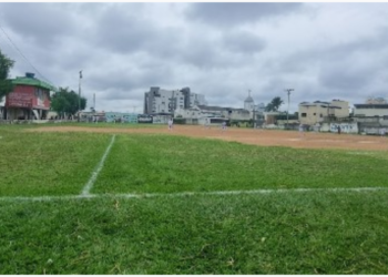 Partida de futebol vira caso de polícia após jogador expulso agredir árbitro em MG