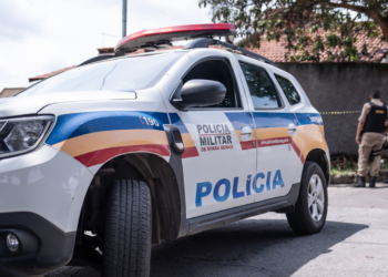 Menina de 22 anos é retirada a força e “sem roupa” pra fora de casa, onde foi morta a tiros. “Tinha a vida toda pela frente”