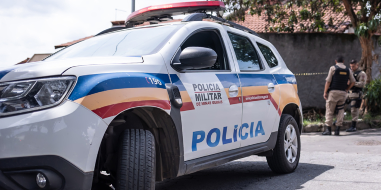 Menina de 22 anos é retirada a força e “sem roupa” pra fora de casa, onde foi morta a tiros. “Tinha a vida toda pela frente”