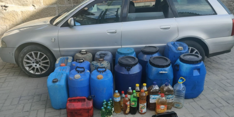 Ladrões de óleo alimentar usado tinha chave falsa para abertura dos (Oleões, recepiente utilizado para recolha do óleo)