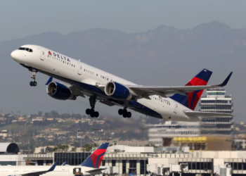 Última Hora: Pneu de Boeing 757 explode em aeroporto dos EUA, e dois funcionários morrem