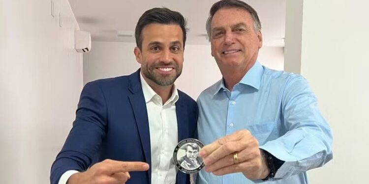 Pablo Marçal discute com Bolsonaro nas redes: “Coloquei R$ 100 mil na sua campanha, me devolve eles”
