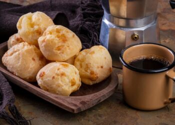 O pão de queijo mais mineiro de Portugal