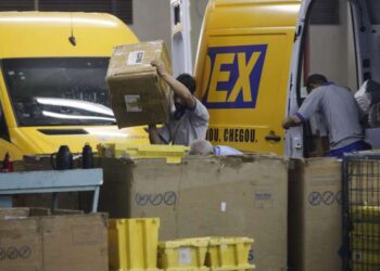 Mulher é presa pela Policia Civil ao receber pacote  com dinheiro falso