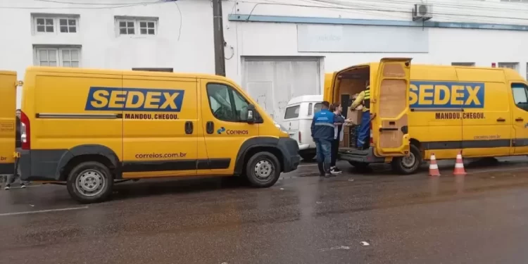 Correios alertam sobre golpe cobrando taxa para retirar encomenda