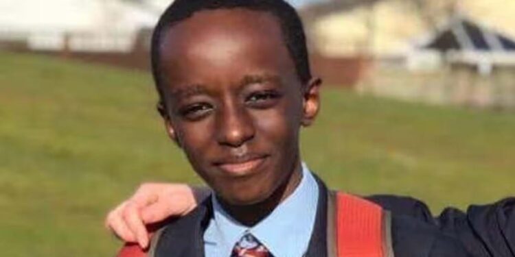 Divulgada fotografia do suspeito que matou menina portuguesa e duas colegas no ataque à faca em Southport