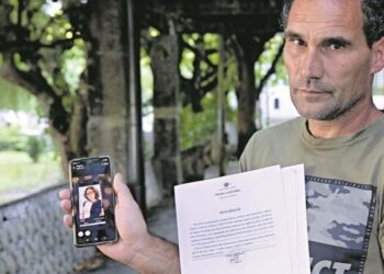 Homem recebe foto de seios e entrega 80 mil euros a chantagista