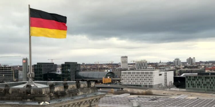 Alemanha expulsou mais de 10.800 migrantes ilegais no primeiro semestre