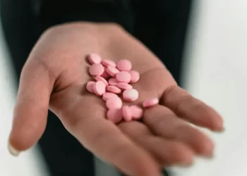 Cuidado ao viajar com medicamentos para outros países. Confira aqui dicas úteis para quem viaja com medicamentos