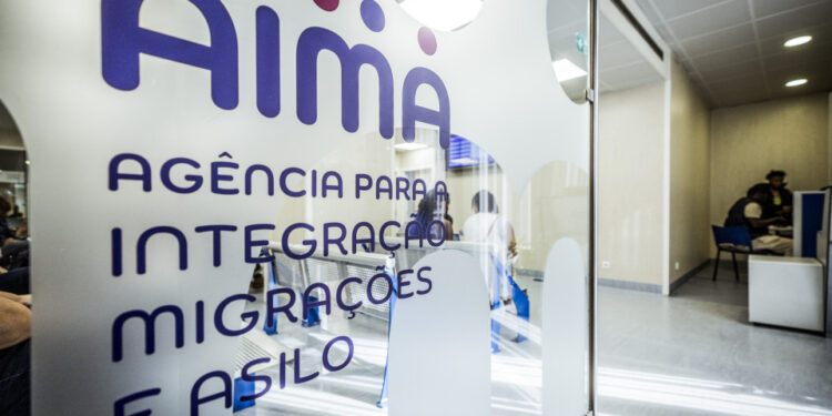 “De brincadeira com a cara do imigrante.” Trabalhadores da AIMA anunciam greve de agosto a dezembro