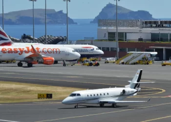 Vento forte está a obrigar a cancelar voos no aeroporto da Madeira