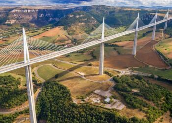 Como a ponte mais alta do mundo mudou o mapa da Europa?