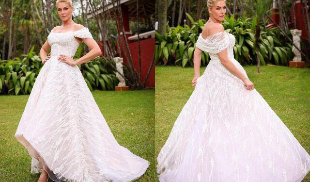 Ana Hickmann usa vestido de 100 mil pérolas em noivado com Edu Guedes
