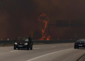 Estradas fechadas devido a incêndios no Porto, Aveiro e Viseu