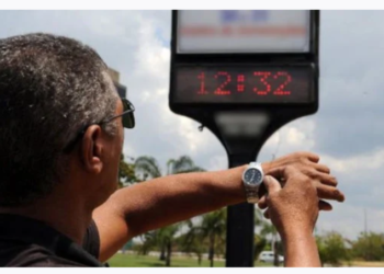 Volta do horário de verão tem apoio da maioria dos brasileiros, aponta pesquisa da Abrasel