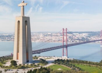 Enfermeira brasileira de 38 anos desaparece em restaurante de Cacilhas em Almada