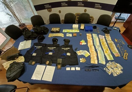 Em Portugal operação “Faux Javert”: da Polícia Judiciária detém falsos inspetores com mais de 30 mil euros em dinheiro vivo