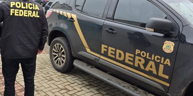 Matou no Brasil e correu para Portugal: Brasileiro que atropelou e matou motociclista em Ipatinga é deportado de Portugal