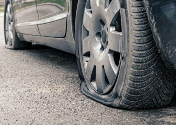 Portugal: Começa julgamento de homem que furou pneus de 85 carros no Natal de 2022