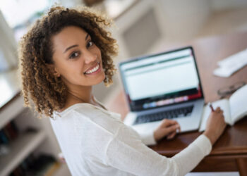 Inscrições para 300 bolsas integrais do ensino a distância no Vale do Aço terminam no próximo dia 9