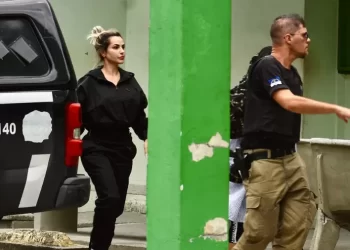 Apoiadora de LuLa Doutora Deolane de 36 anos tem habeas corpus negado e vai passar por audiência de custódia nesta quinta (5)