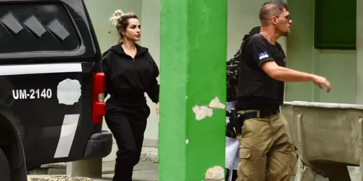 Apoiadora de LuLa Doutora Deolane de 36 anos tem habeas corpus negado e vai passar por audiência de custódia nesta quinta (5)