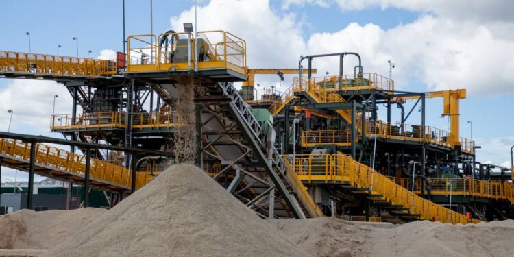 Ferro, ouro, lítio, urânio: saiba qual a participação do Brasil nas reservas minerais do mundo