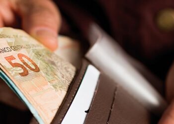 ‘Dinheiro esquecido’: quase 1 milhão de pessoas podem retirar R$ 1 mil