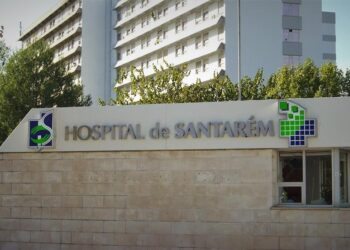 Mãe com recém-nascido de 22 dias foge de hospital com bebê dentro de saco de lixo