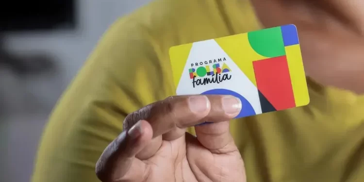 Beneficiários do Bolsa Família gastaram R$ 3 bilhões em jogos de bets em agosto