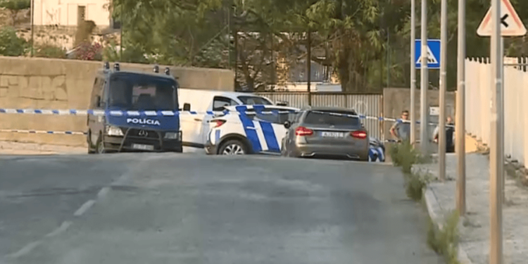 Portugal: “Em plena luz do dia”. Ex-companheiro mata mulher a tiros na via pública na Ramada em Odivelas