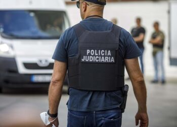 Estuprou própria filha de 8 anos no Brasil e correu para Portugal