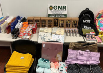 Quatro mulheres são detidas pela Guarda Nacional Republicana (GNR) suspeitas de furto