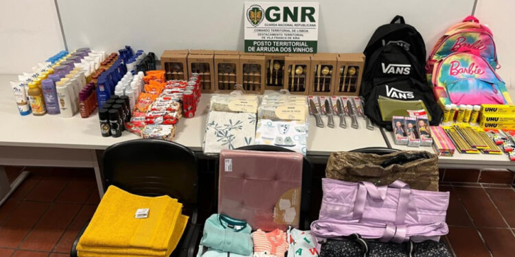 Quatro mulheres são detidas pela Guarda Nacional Republicana (GNR) suspeitas de furto