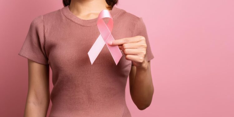 Outubro Rosa: Como lidar com o diagnóstico de câncer de mama?