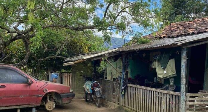 Polícia resgata mulher mantida em cativeiro por quase 10 anos na Bahia