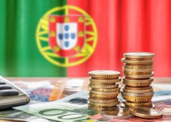 Pouco? Governo quer aumentar  salário mínimo de 820 para 870 euros em 2025