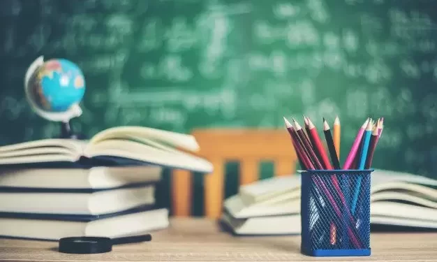 Começou hoje julgamento de funcionária escolar acusada de desviar 220 mil euros destinados a bolsas de mérito em Gondomar