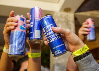 É por nossa conta: Ambev paga a conta de água nos bares para estimular moderação entre consumidores